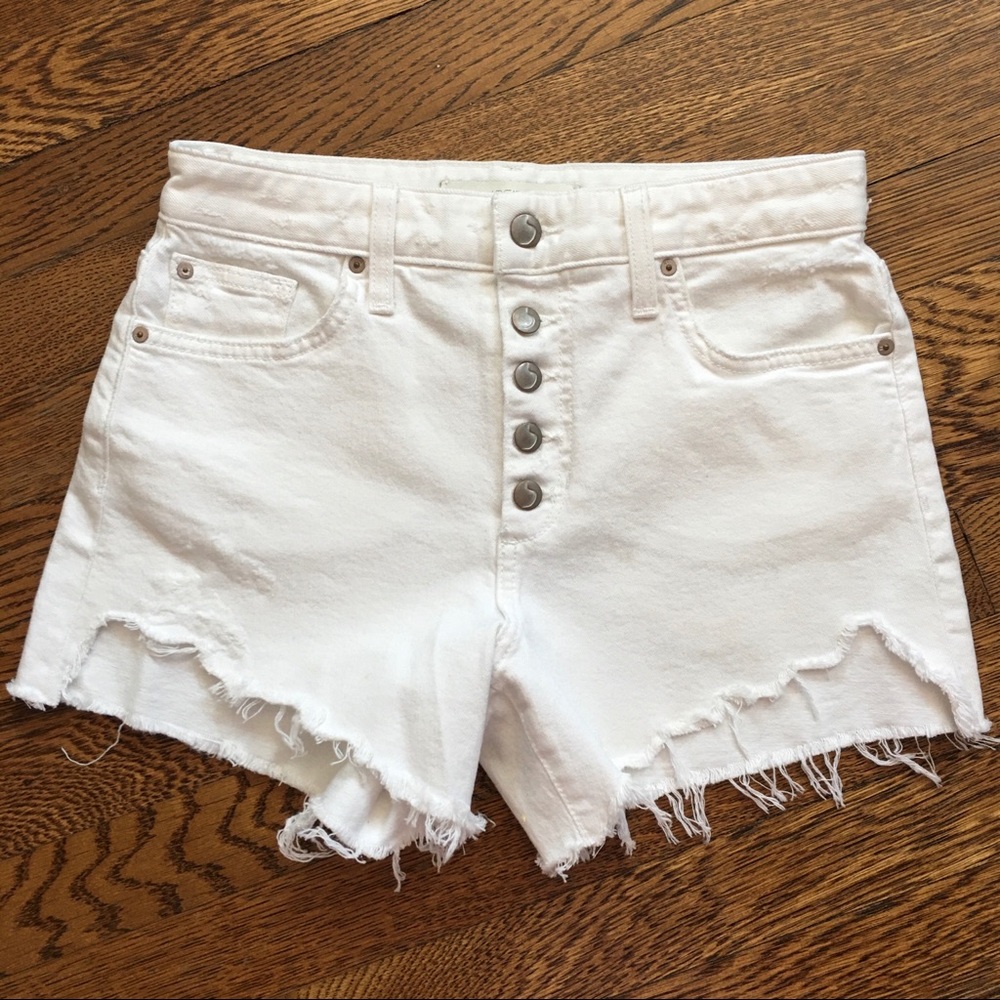 Joe’s white uneven frayed hem button fly shorts 25
